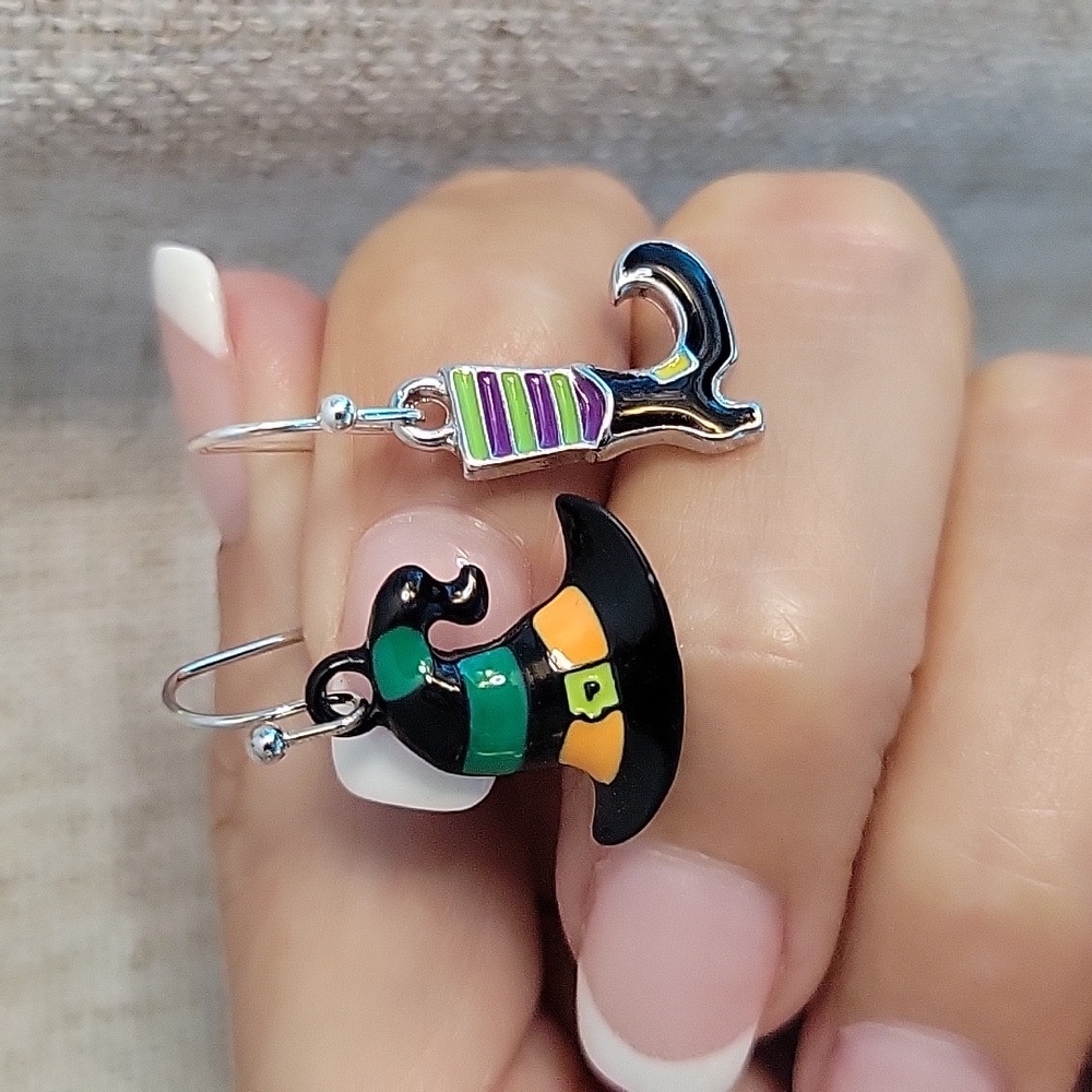 🔥LAST PAIR🔥 Witch Hat & Boot Drop Earrings